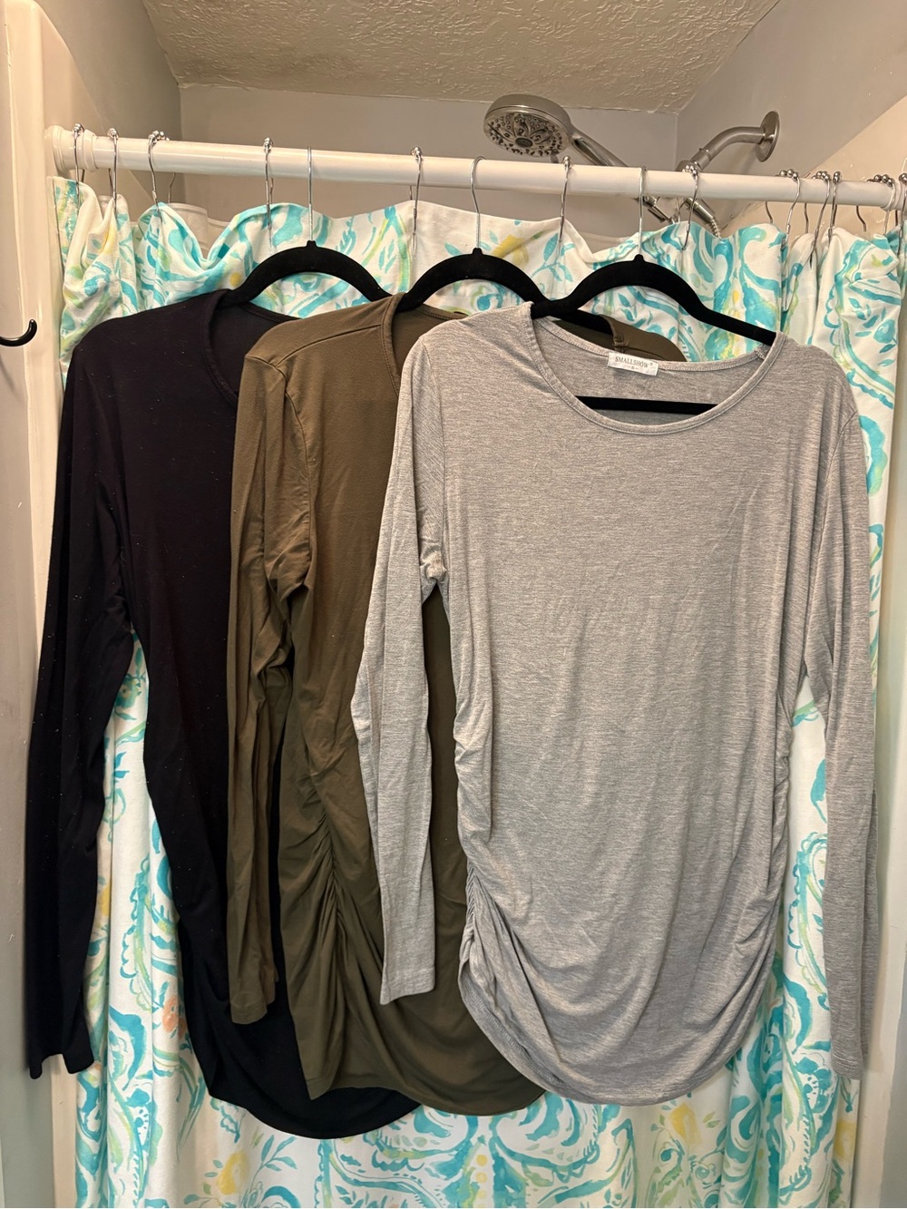 Everyday Long-Sleeve Maternity Ruched Side Tee — Gray, Olive & Black